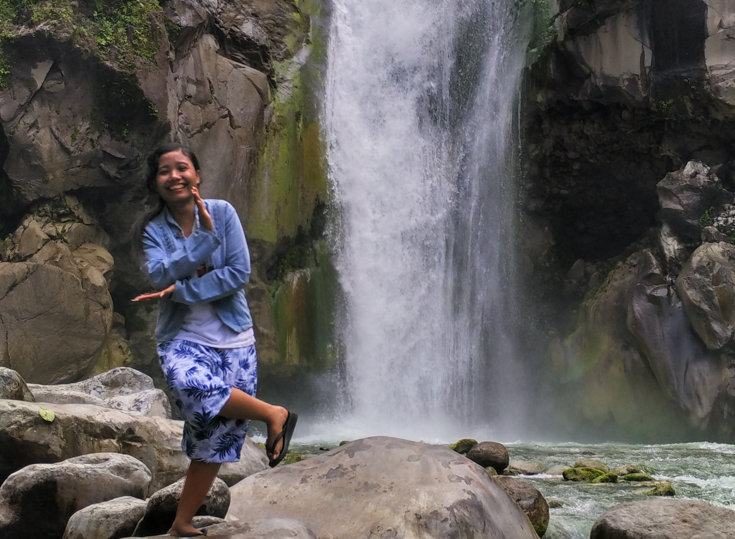 me-on-lombok's-watefall